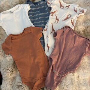 Kids One Pieces Set - White, Blue, Giraffe Print, Brown, Purple